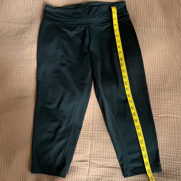 Adidas - 3/4 climalite workout pants - size M - great condition - Picture 10 of 10